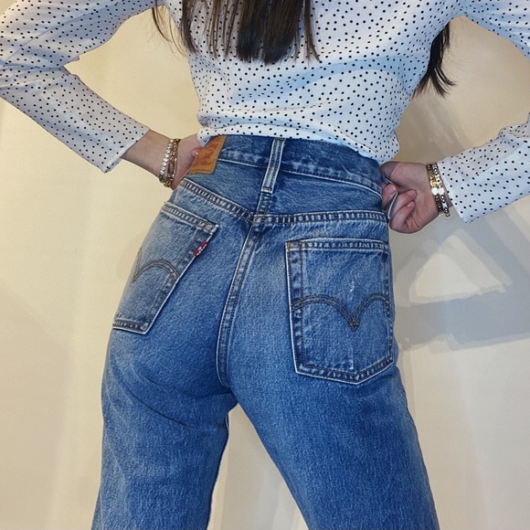 Dark Blue Levi’s Jeans 501 - Picture 2 of 4